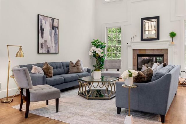 250 Enclave, Atlanta, GA 30342
