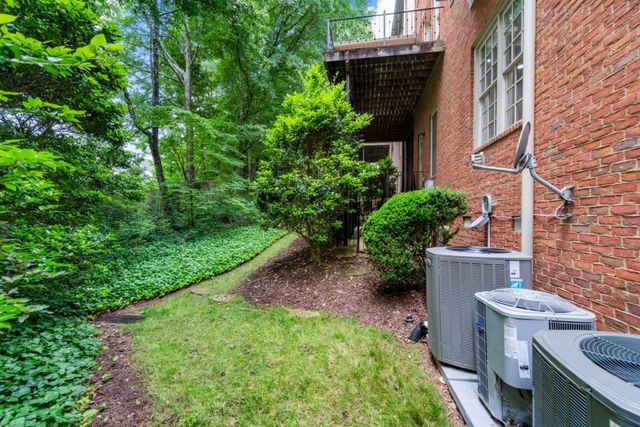 250 Enclave, Atlanta, GA 30342
