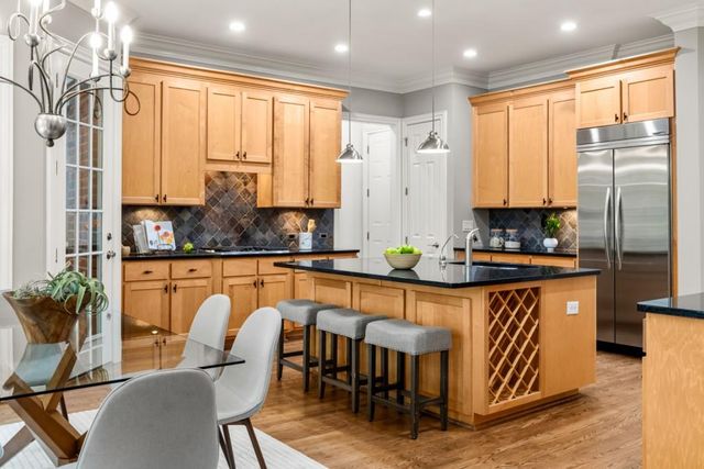 250 Enclave, Atlanta, GA 30342