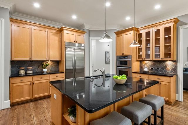 250 Enclave, Atlanta, GA 30342