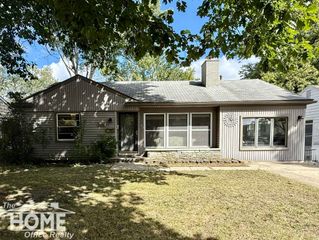 15654 Kirkshire Avenue, Beverly Hills, MI 48025