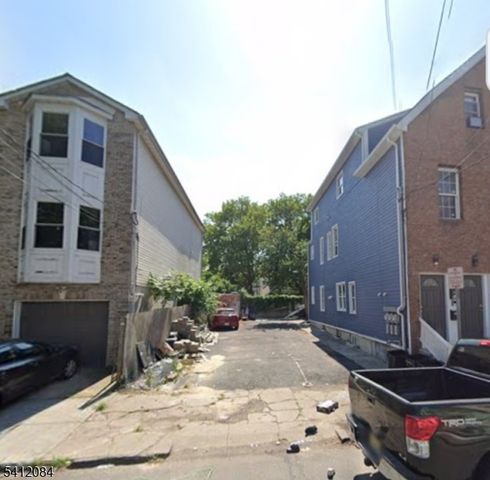 37 Lentz Ave, Newark City, NJ 07105