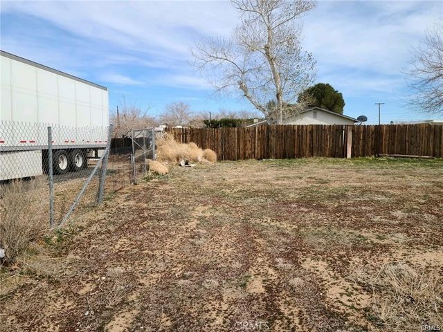 25 E Avenue Q2, Palmdale, CA 93550