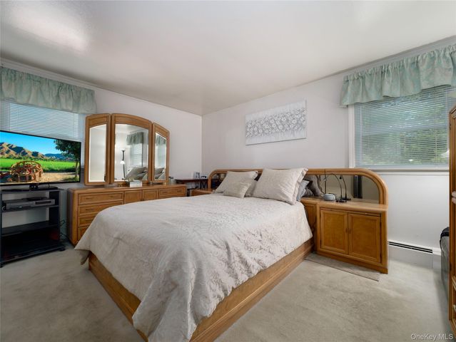 27 Will Rogers Lane, Nanuet, NY 10954