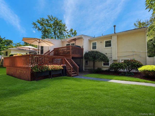 27 Will Rogers Lane, Nanuet, NY 10954