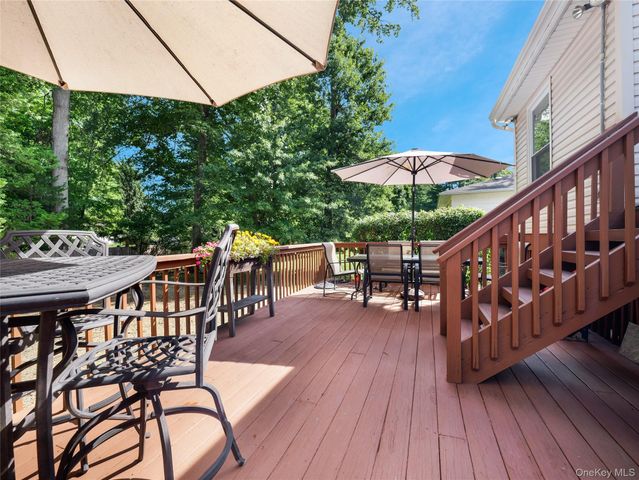 27 Will Rogers Lane, Nanuet, NY 10954