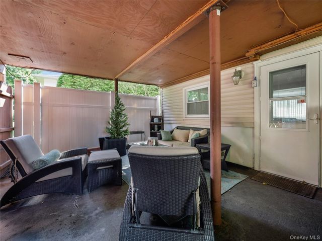 27 Will Rogers Lane, Nanuet, NY 10954