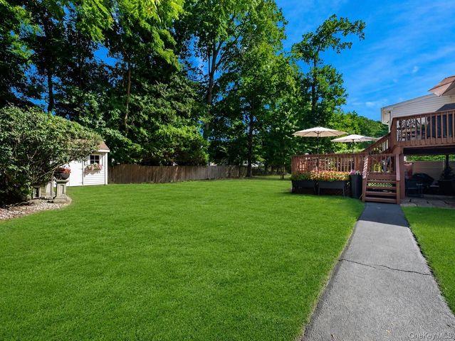 27 Will Rogers Lane, Nanuet, NY 10954