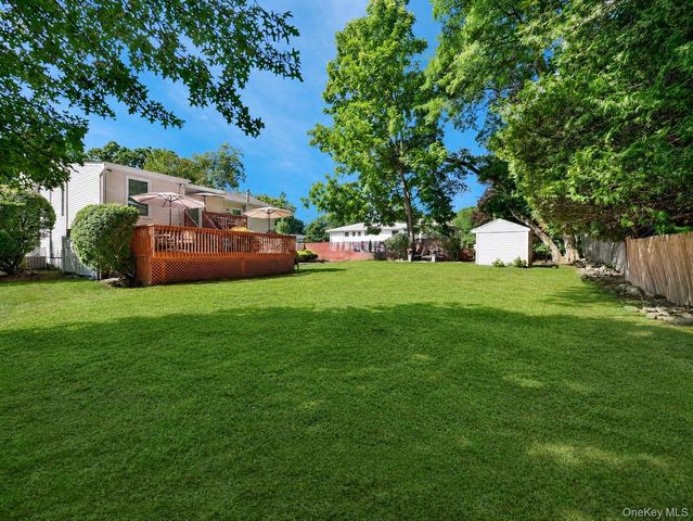 27 Will Rogers Lane, Nanuet, NY 10954