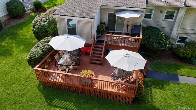 27 Will Rogers Lane, Nanuet, NY 10954