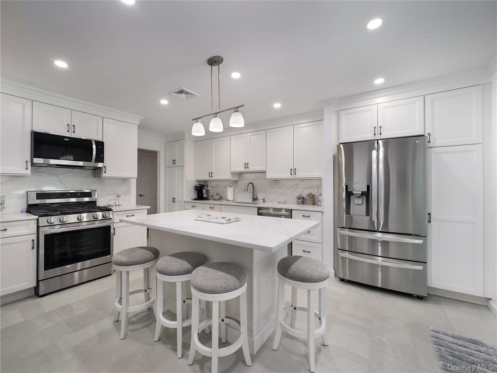 27 Will Rogers Lane, Nanuet, NY 10954 — photo 2