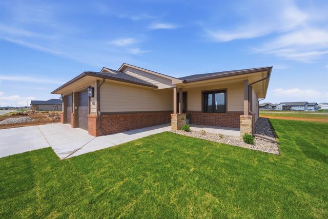 1602 S Dove Place, Goddard, KS 67052