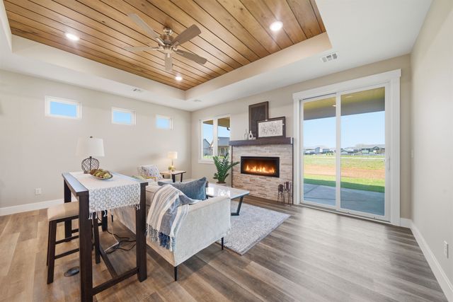 1602 S Dove Place, Goddard, KS 67052