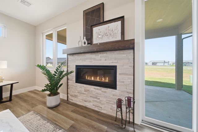 1602 S Dove Place, Goddard, KS 67052