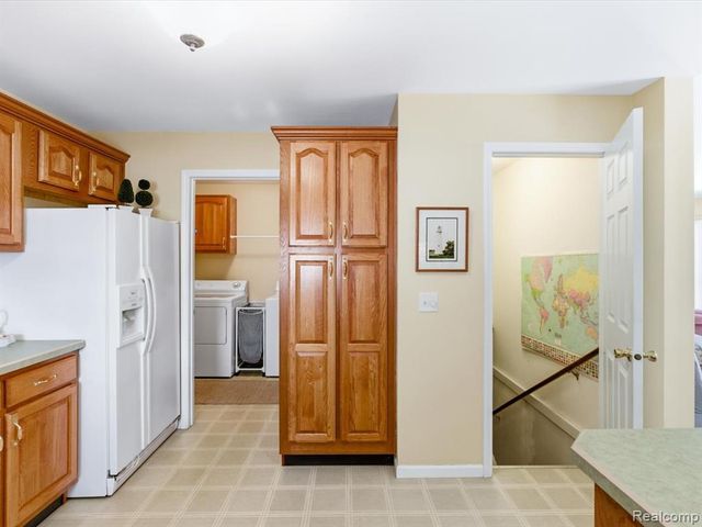 8431 Lakeshore Road, Burtchville, MI 48059