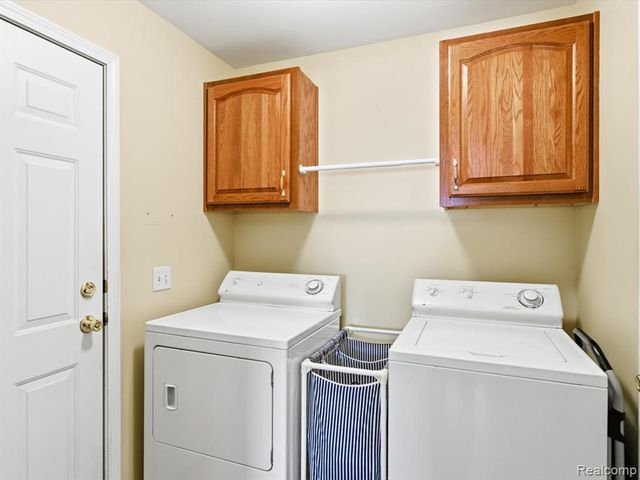 8431 Lakeshore Road, Burtchville, MI 48059