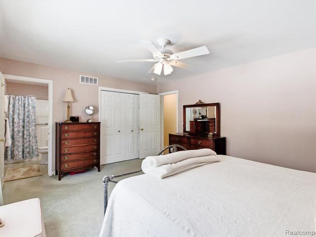 8431 Lakeshore Road, Burtchville, MI 48059