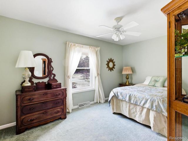 8431 Lakeshore Road, Burtchville, MI 48059