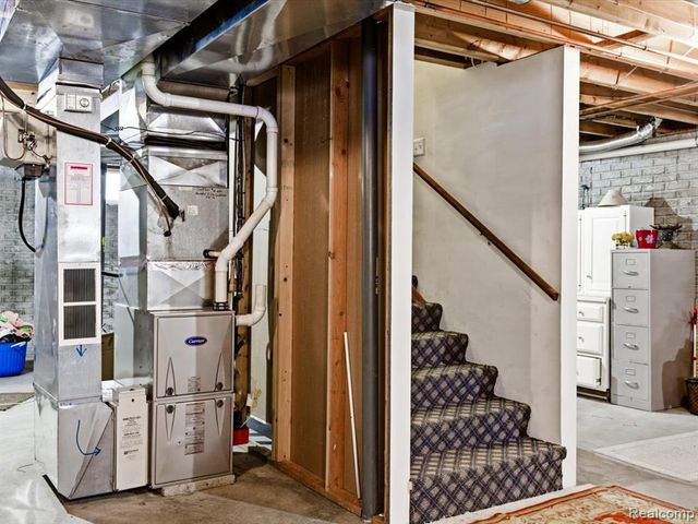 8431 Lakeshore Road, Burtchville, MI 48059