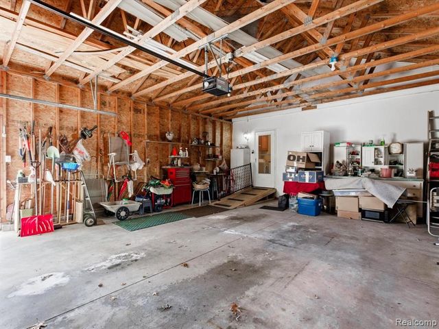 8431 Lakeshore Road, Burtchville, MI 48059