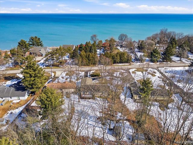 8431 Lakeshore Road, Burtchville, MI 48059