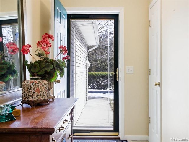 8431 Lakeshore Road, Burtchville, MI 48059