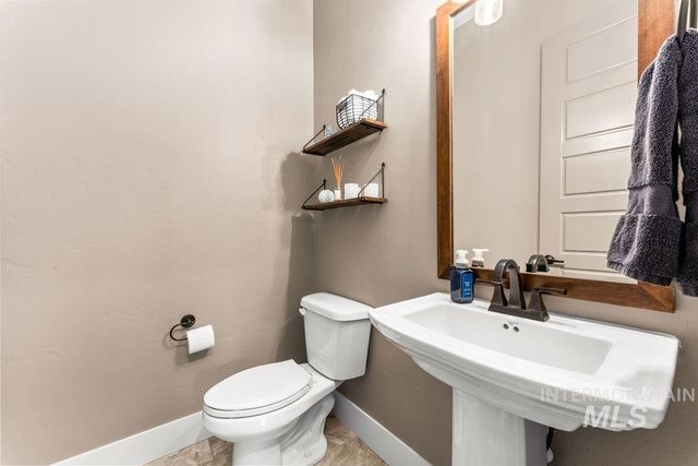 2110 N Wind Cave Way, Eagle, ID 83616