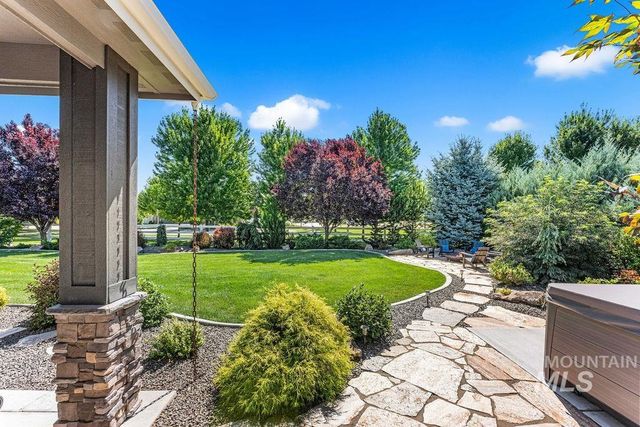 2110 N Wind Cave Way, Eagle, ID 83616