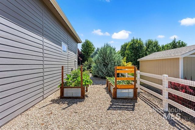 2110 N Wind Cave Way, Eagle, ID 83616