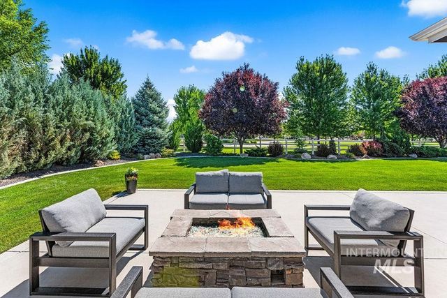 2110 N Wind Cave Way, Eagle, ID 83616