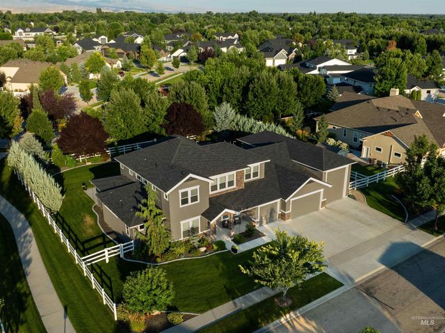 2110 N Wind Cave Way, Eagle, ID 83616