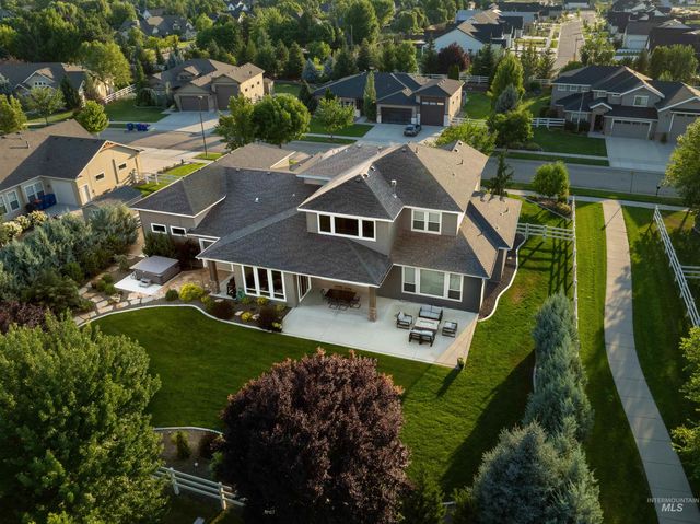 2110 N Wind Cave Way, Eagle, ID 83616
