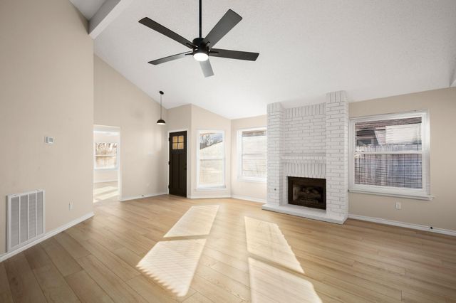 909 Clearwater TRL, Round Rock, TX 78664