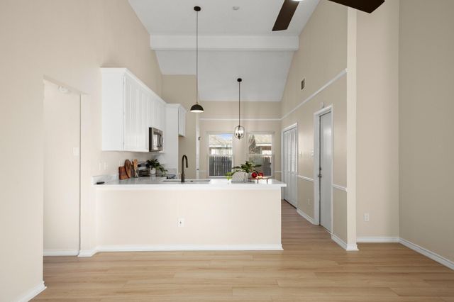 909 Clearwater TRL, Round Rock, TX 78664