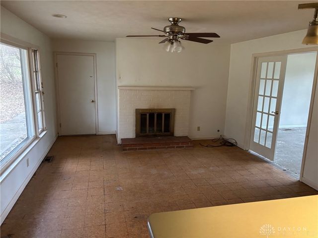 2743 Ironwood Drive, Springfield, OH 45504