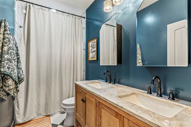 900 George Taylor Road, Silverlake, WA 98645