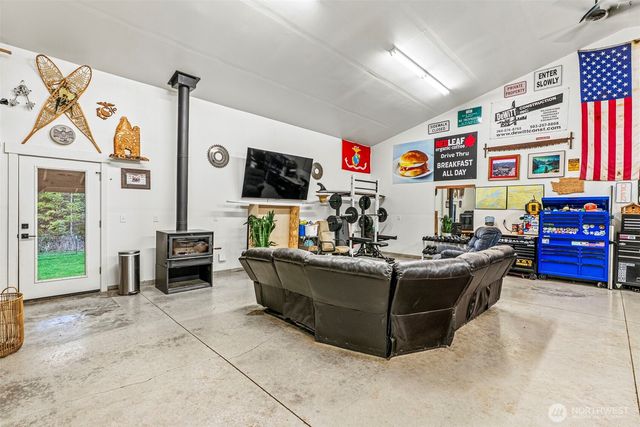 900 George Taylor Road, Silverlake, WA 98645