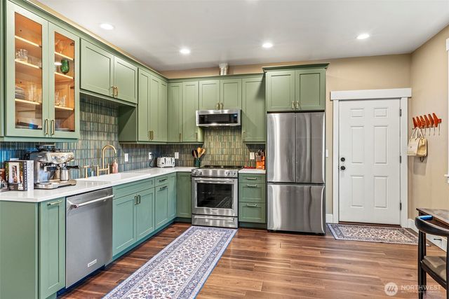 900 George Taylor Road, Silverlake, WA 98645