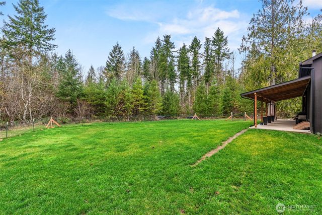 900 George Taylor Road, Silverlake, WA 98645