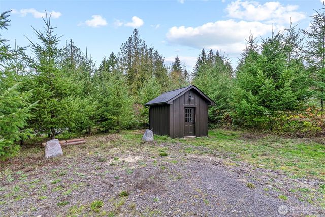 900 George Taylor Road, Silverlake, WA 98645