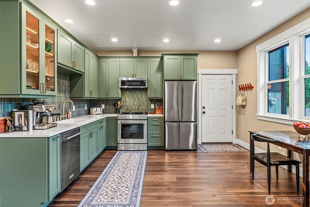 900 George Taylor Road, Silverlake, WA 98645