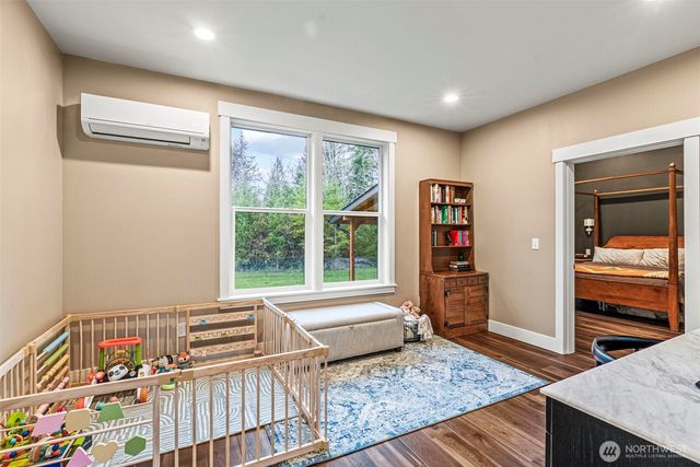 900 George Taylor Road, Silverlake, WA 98645