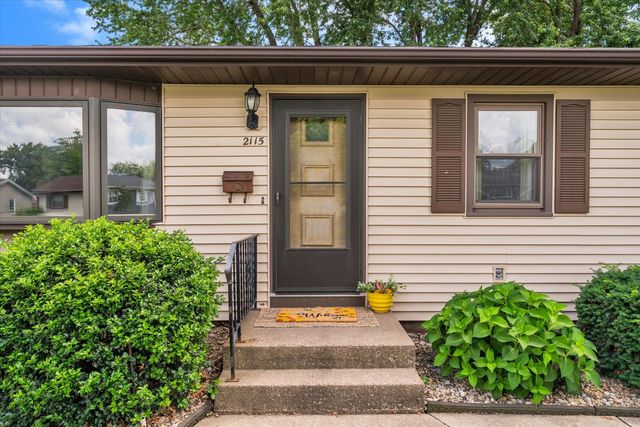 2115 W 34th Street, Davenport, IA 52806