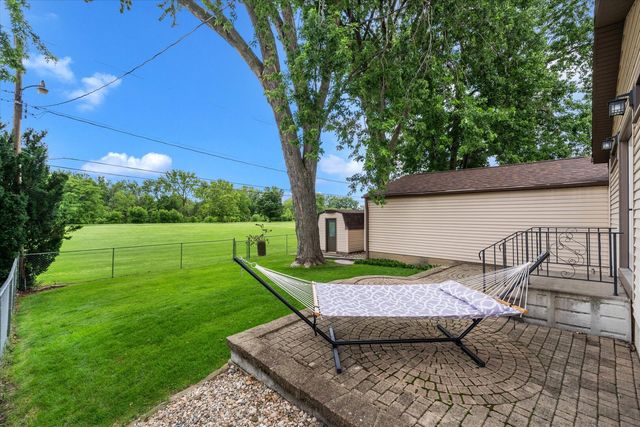 2115 W 34th Street, Davenport, IA 52806