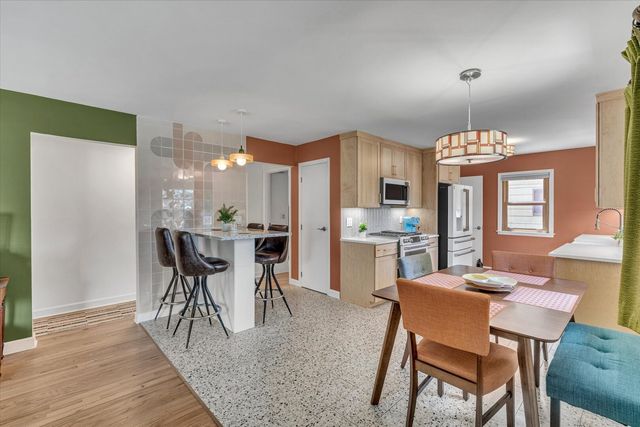 2115 W 34th Street, Davenport, IA 52806