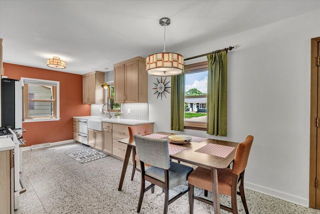 2115 W 34th Street, Davenport, IA 52806