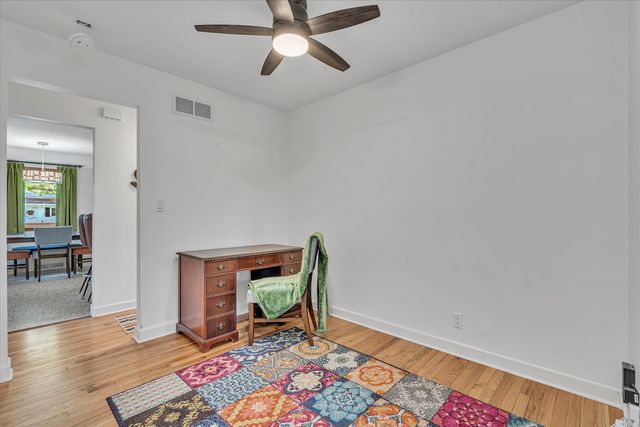 2115 W 34th Street, Davenport, IA 52806