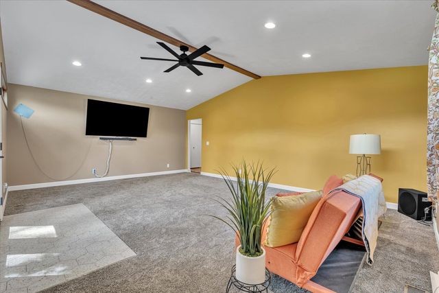 2115 W 34th Street, Davenport, IA 52806