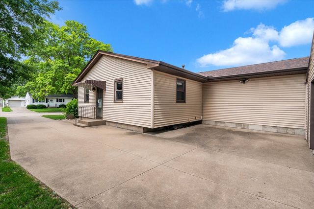 2115 W 34th Street, Davenport, IA 52806