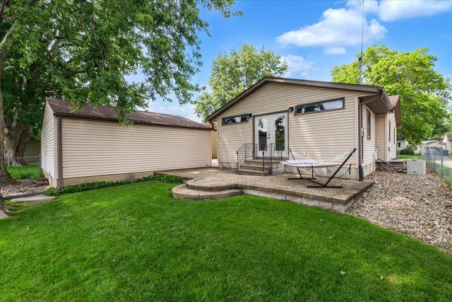 2115 W 34th Street, Davenport, IA 52806